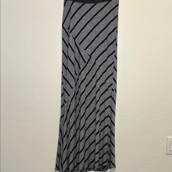 bobeau Dresses & Skirts - Bobeau Striped Blue & Grey Partially Lined Maxi Skirt